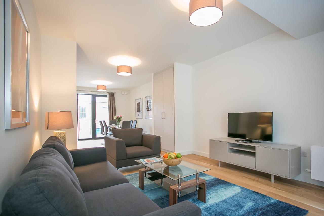 Grand Canal Square Apartments Дублин Экстерьер фото